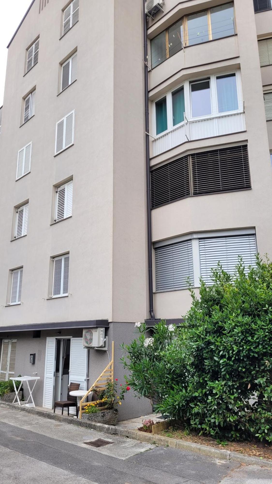Spiro Apartment